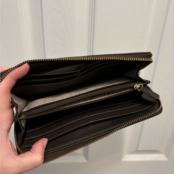 Michael Kors Wallet - Picture 4 of 4